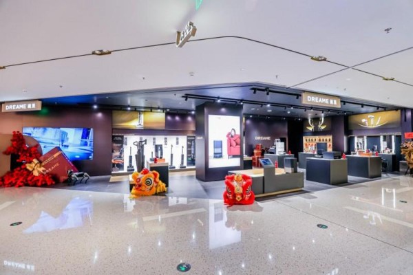 入驻高奢商圈德基广场，追觅科技九城连开十店显实力