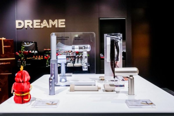 入驻高奢商圈德基广场，追觅科技九城连开十店显实力