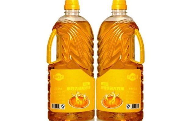 用过的空油桶不要扔，改造一下放到房间真实用