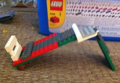 使用乐高积木做手工制作手机支架