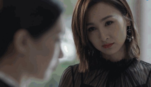 知名女演员自曝曾患精神疾病!《新闻女王》拍摄期间曾发病:很接近死亡的感觉