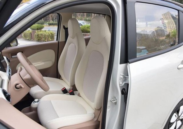 4.3万元的五菱宏光MINIEV这车到底还能不能购买?-有驾