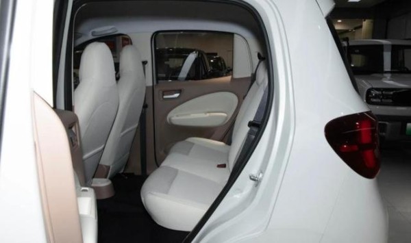 4.3万元的五菱宏光MINIEV这车到底还能不能购买?-有驾