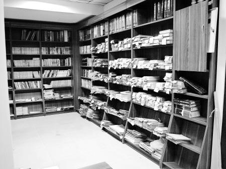 古旧书店地下室的旧书