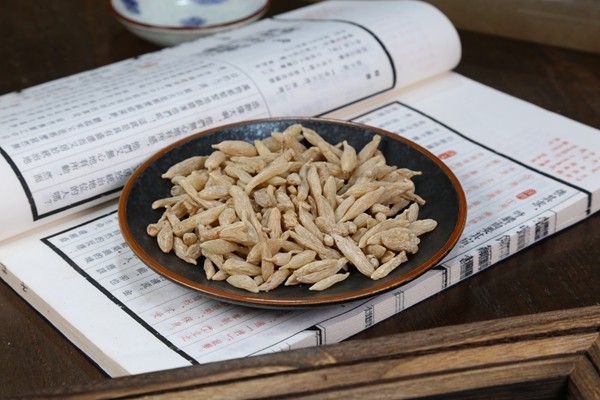 麦冬百合泡水喝的功效与副作用