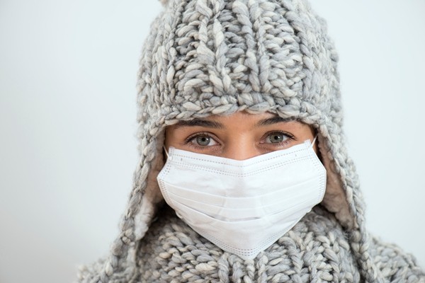 女人喝银耳羹补气血吗