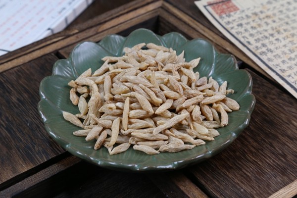 麦冬和菊花泡水喝的功效