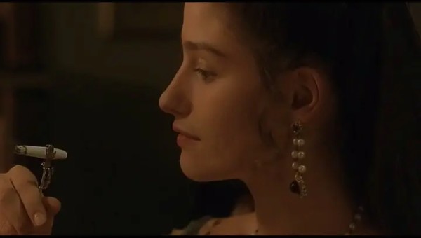 推荐一部土耳其老电影《后宫》，女主逆天神颜，揭露神秘后宫中的生活与情感