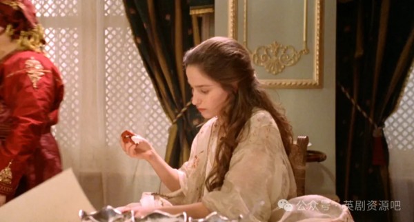 推荐一部土耳其老电影《后宫》，女主逆天神颜，揭露神秘后宫中的生活与情感