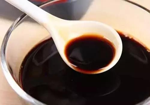 小白鞋好看不耐穿, 该怎么清洗才能亮白如新?