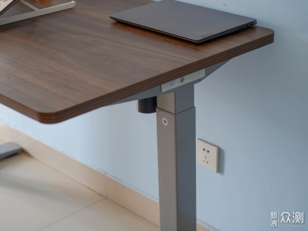 必备居家办公神器，乐歌iE3 升降桌沉浸体验！_新浪众测