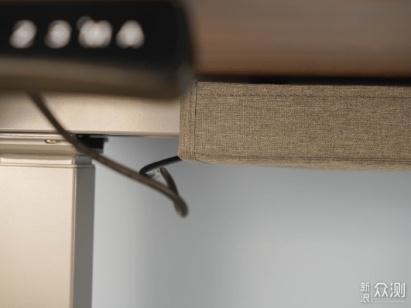 必备居家办公神器，乐歌iE3 升降桌沉浸体验！_新浪众测