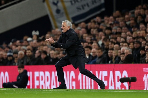 【名家专栏】穆里尼奥=天生“反派”!这支热刺已被烙上穆氏印记