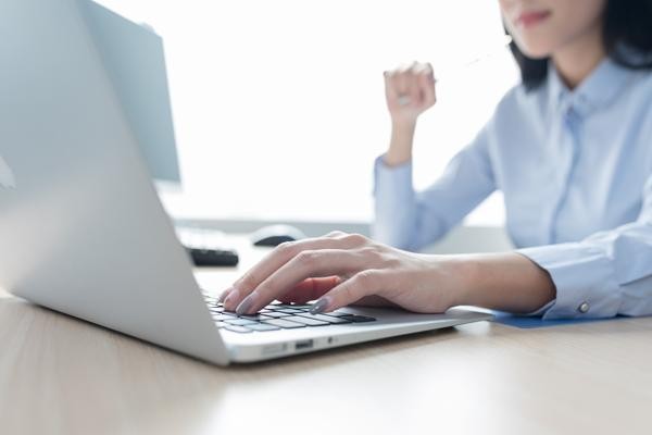 职场升职加薪的秘诀：如何规划职业路径实现目标 图1