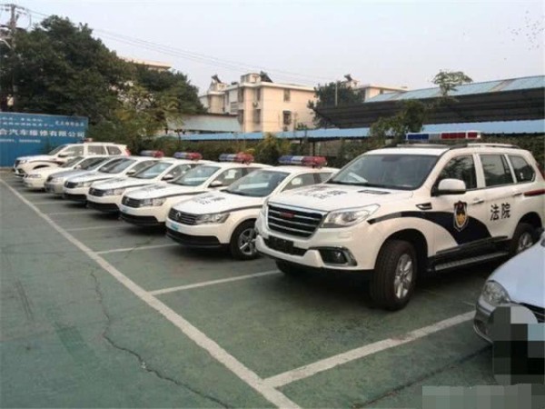 中国警车“改头换面”，淘汰大众丰田，新车获老百姓力挺-有驾