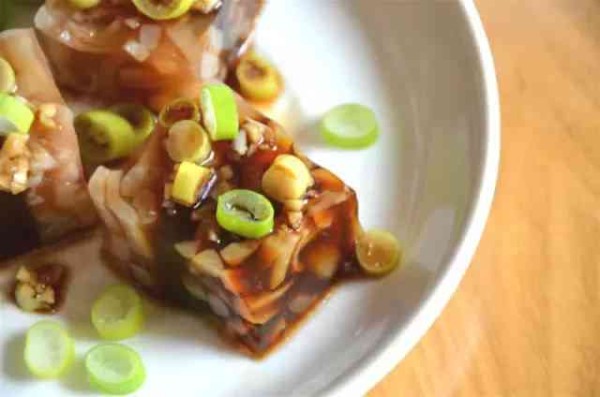 燕窝伴侣食用指南：单独食用还是搭配其他食材的更佳方案解析