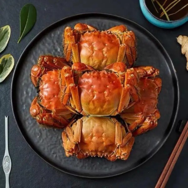 螃蟹与柿子分餐食用示意图