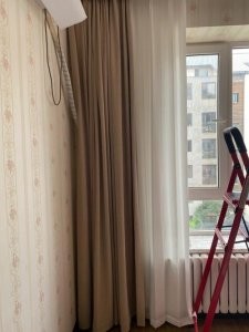 ​落地窗帘安装几种方法（装修过程中窗帘选择落地窗帘的落地尺寸是多少）