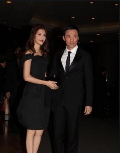 ​林峯前女友吴千语晒罕见性感照，一双大长腿让人挪不开眼