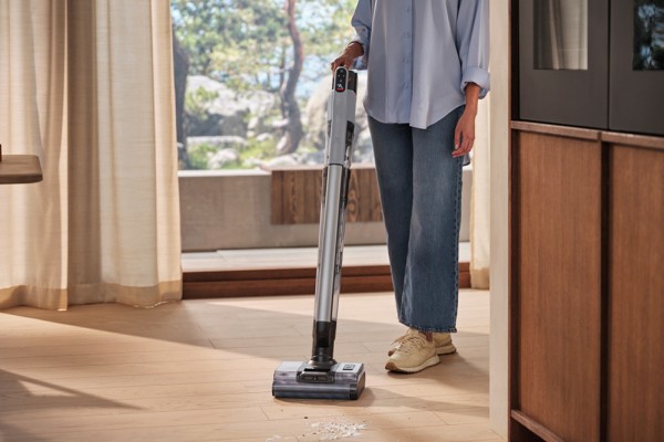 【新聞圖片7】伊萊克斯推出全新極適家居800三合一熱烘吸拖洗地機