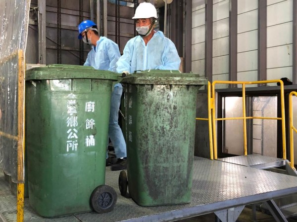 金门县厨余堆肥处理场现场运作情况之一。（李金生摄）
