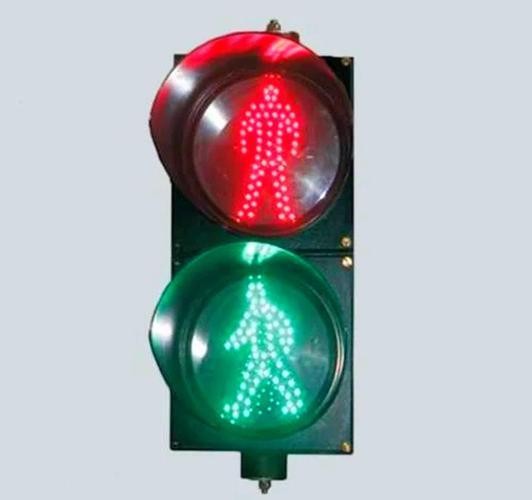 新手驾驶员必备的行车指南与技巧解析-有驾