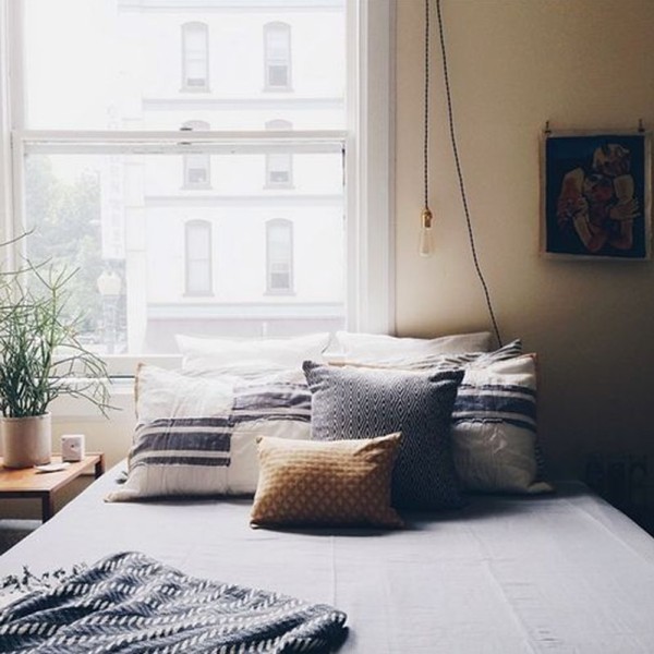 各式花纹的抱枕