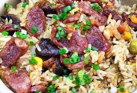 懒人必备～电饭煲腊肠焖饭