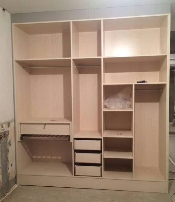 家里衣服太多,不知道怎么收纳?教你一招,再多衣服也能放进衣柜