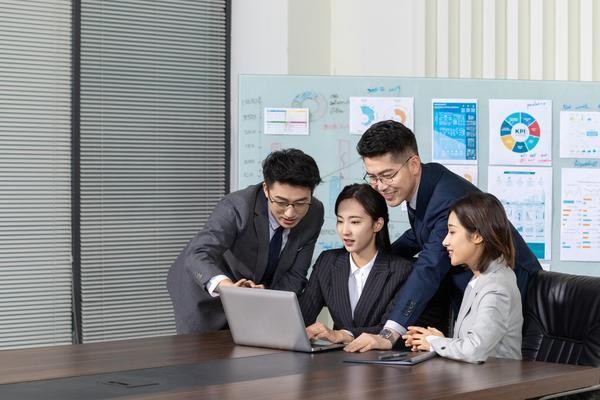 员工激励减肥晚餐：健康饮食与团队协作共达成目标图1