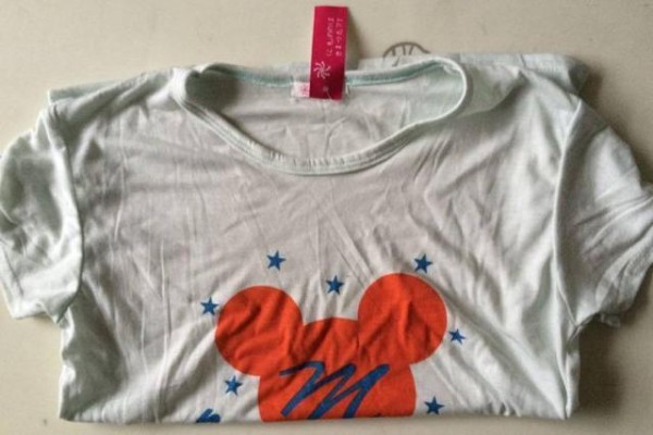 衣服上面褶皱太多怎么办？可以使用吹风机，也用湿毛巾来抚平