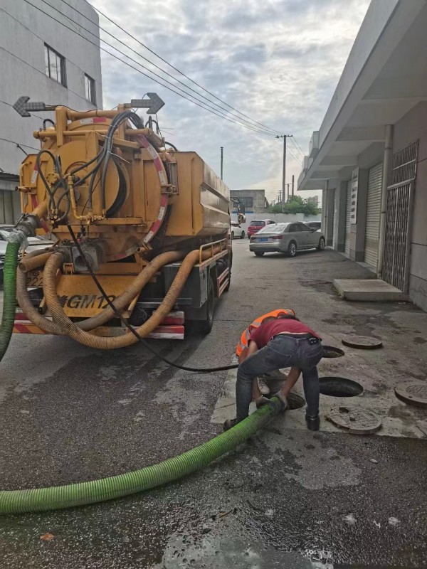 大场镇化粪池清理