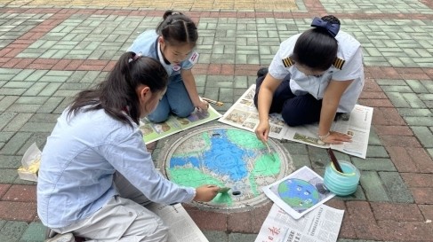 “井”上添花庆华诞，垃圾分类放，让环境更漂亮！