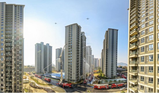 黄石消防开展高层建筑火灾综合救援实战演练&nbsp;&nbsp;周巍/摄