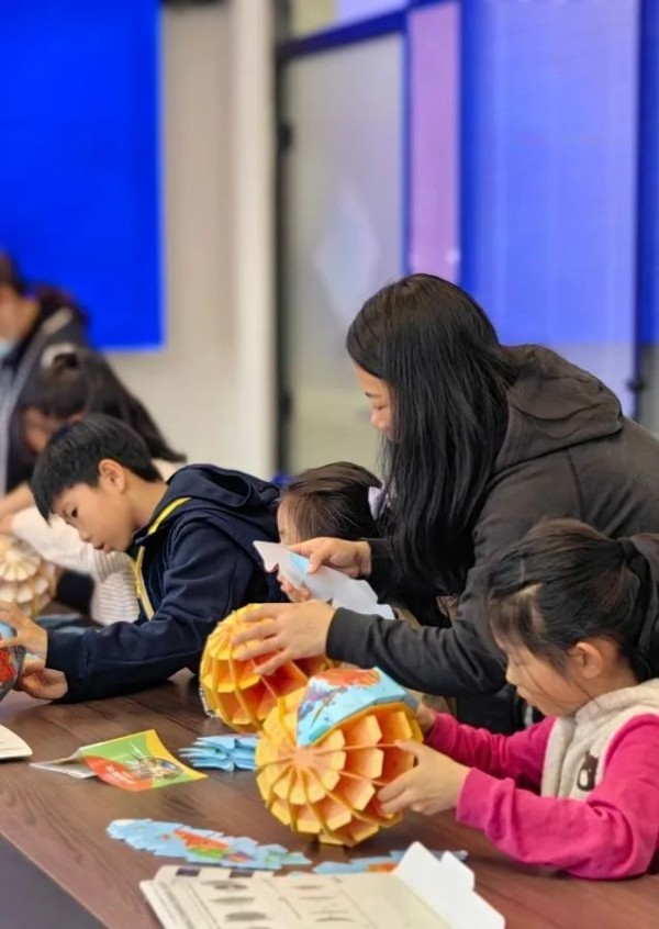 青岛市崂山区石岭路社区开展“快乐成长·共享友好”儿童主题活动