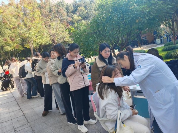 创意市集“月”动万里！每月一主题，串起校园绿色文化新生态