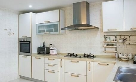 怎么去除厨房灶台油渍,让你家灶台焕然一新