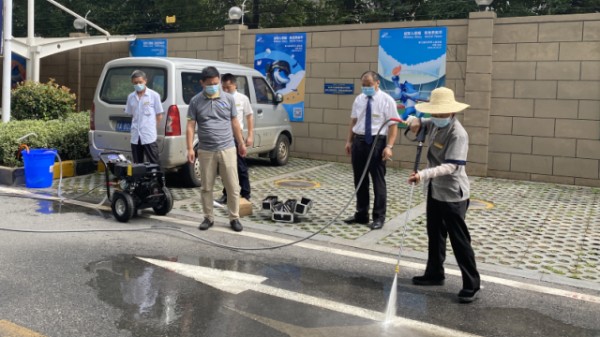 高压清洗机解决物业清洁难题
