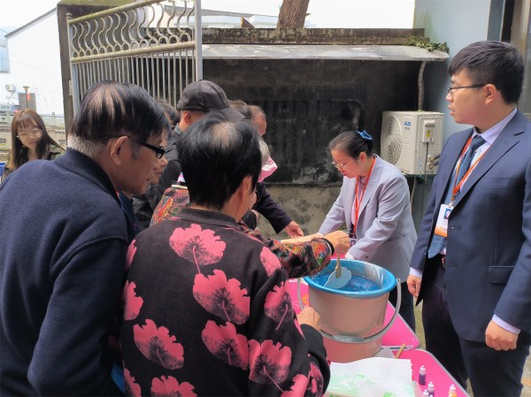 “新时尚”遇上“烟火气” 垃圾分类进公益集市