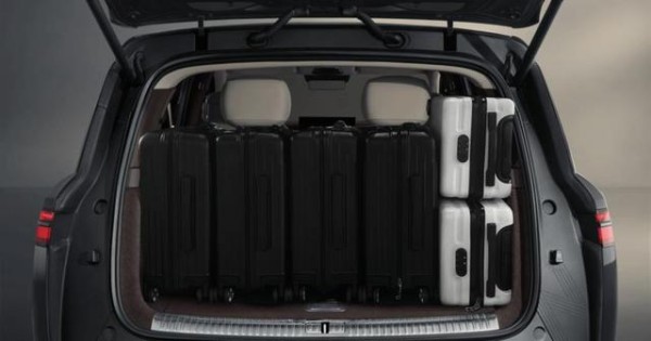 用车一年多我才发现汽车没有手套箱对日常没有影响,合理收纳才是真正提升用车幸福感的关键-有驾