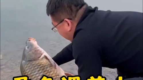 心善的小哥令人称赞