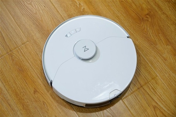 扫拖机器人拖地有哪些坑？这种设计可谓费力又不讨好