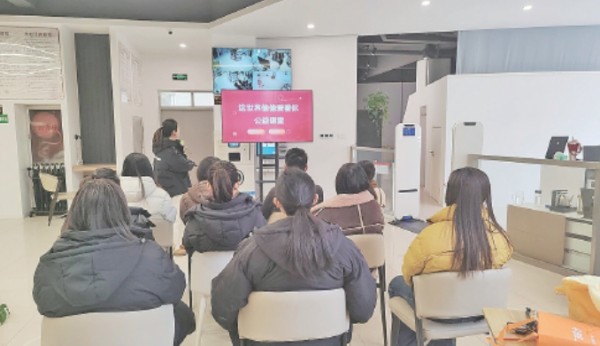 新风拂煦沁人心 共谱文明锦绣章