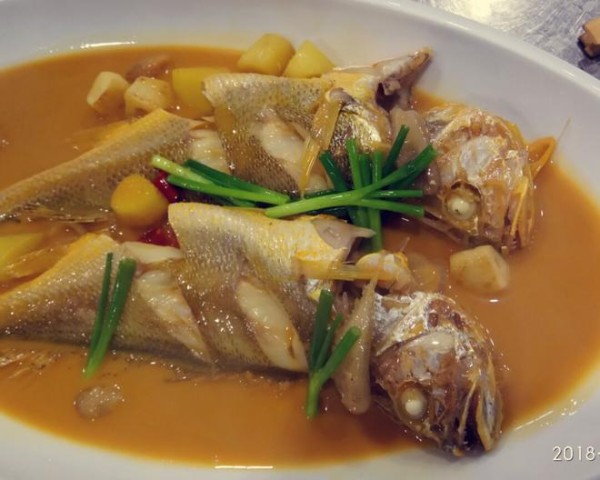 家烧野生黄鱼的做法