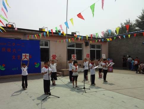 旧衣回收捐赠活动走进北京郊区打工子弟学校1