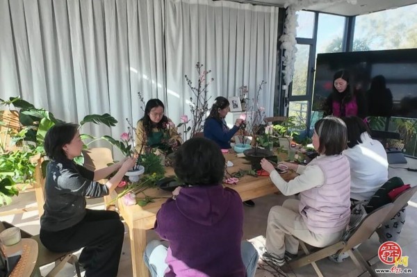 以花为笔，邂逅生活之美 