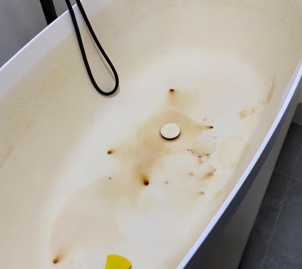 卫生间装修注意事项：别装岩板一体盆，否则清洁维护成难题插图6