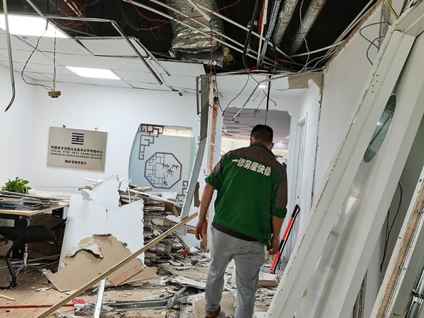 屋面翻修每平方米多少钱？超详细报价明