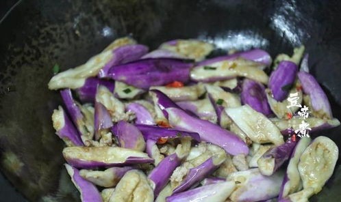 茄子的家常做法与育儿小贴士结合指南