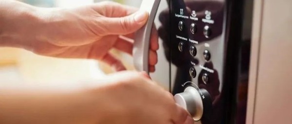 看完这篇，你可能想清洁一下家里的微波炉